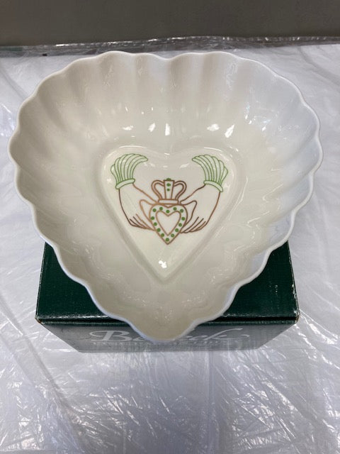 Belleek Pottery Bowl Green Claddagh Heart 6.5