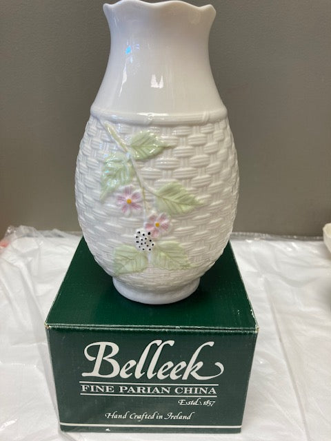 Belleek Pottery Vase Summer Briar 8